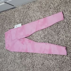 Alo Yoga high-waist vapor leggings pink camo